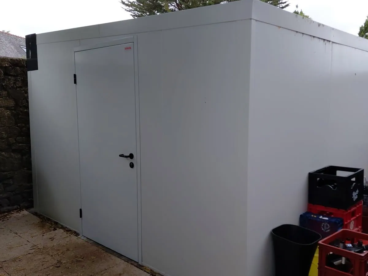 Local poubelles réfrigéré : chambre froide installée par CFC 29