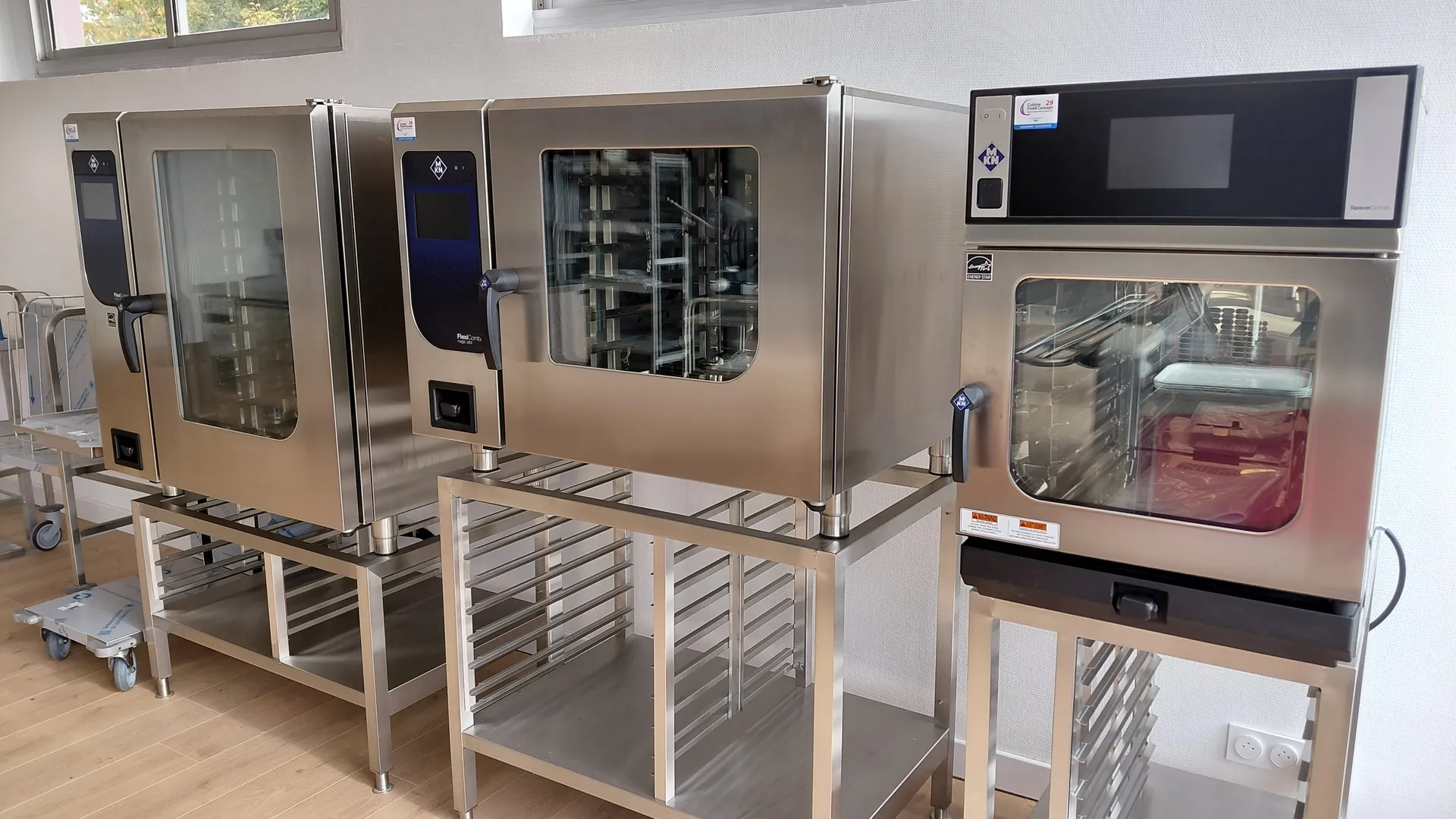 Fours mixtes présentés au showroom CFC 29 de Daoulas